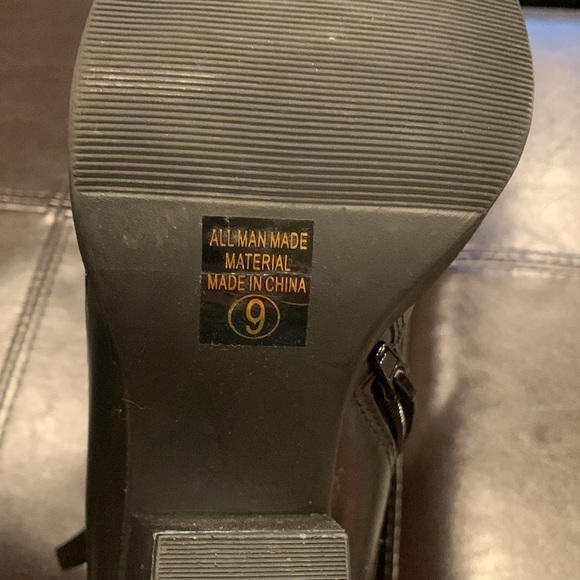 Black ankle bootie, 3 inch heel, size 9 - Picture 9 of 9